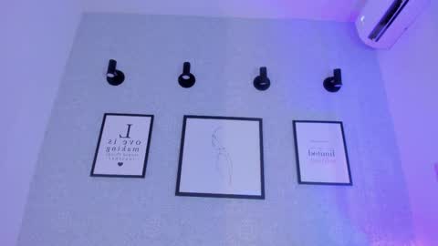 emelie_89 online show from February 2025 10:06:02 PM