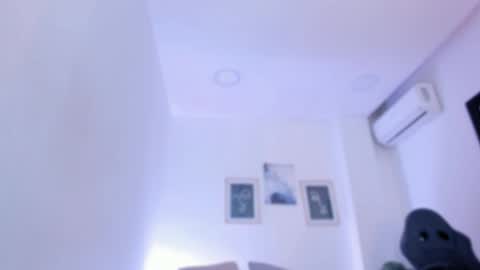 emelie_89 online show from October 2025 12:17:02 PM