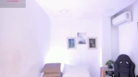 emelie_89 online show from October 2025 12:06:01 PM