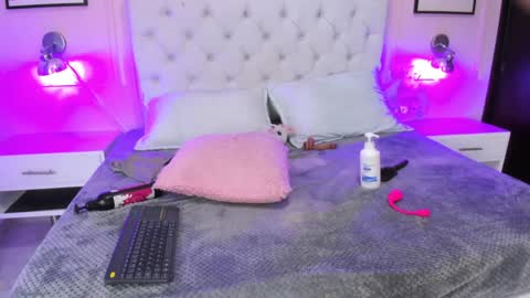 Emily  online show from December 2024 05:42:02 AM