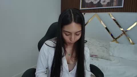 Emily  online show from December 2025 02:19:01 AM