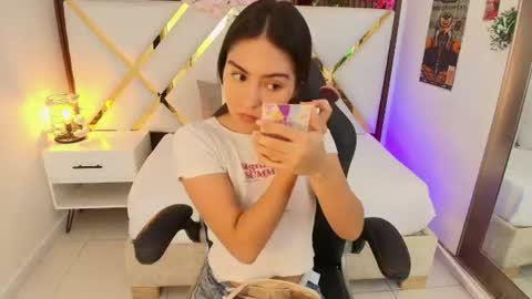 Snapshot of emelie_ch_ chatting on August 2026 06:37:02 AM Emily online show from August 2026 06:37:02 AM