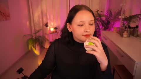  Emeli  online show from October 2025 12:04:02 PM