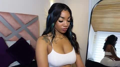 Snapshot of emely_brandon_ chatting on March 2025 05:00:02 PM anyelii online show from March 2025 05:00:02 PM