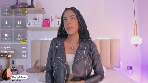 Snapshot of emely_deluxe chatting on November 2025 11:32:02 AM Emely online show from November 2025 11:32:02 AM