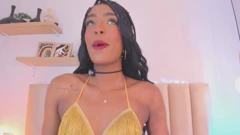 Snapshot of emely_deluxe chatting on November 2025 11:35:01 AM Emely online show from November 2025 11:35:01 AM