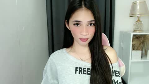 Snapshot of emelyn_fuckdoll chatting on March 2026 06:34:02 PM Scarlett online show from March 2026 06:34:02 PM