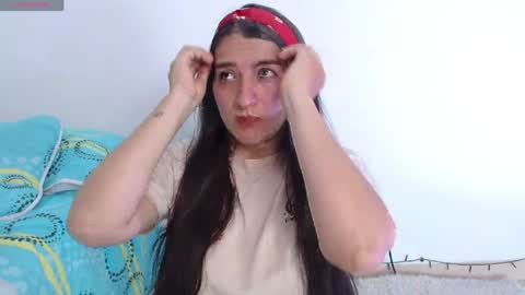 emely ross online show from April 2026 01:01:01 PM