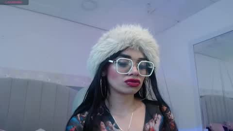 Snapshot of emerald_gh chatting on January 2026 03:42:02 AM Danna online show from January 2026 03:42:02 AM