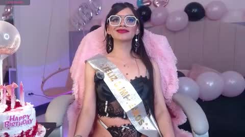 Snapshot of emerald_gh chatting on January 2026 04:25:01 AM Danna online show from January 2026 04:25:01 AM