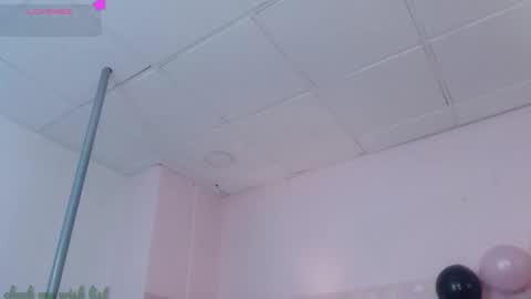 Snapshot of emerald_gh chatting on January 2026 07:01:02 AM Danna online show from January 2026 07:01:02 AM