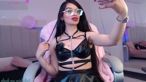 Snapshot of emerald_gh chatting on February 2026 04:51:02 AM Danna online show from February 2026 04:51:02 AM