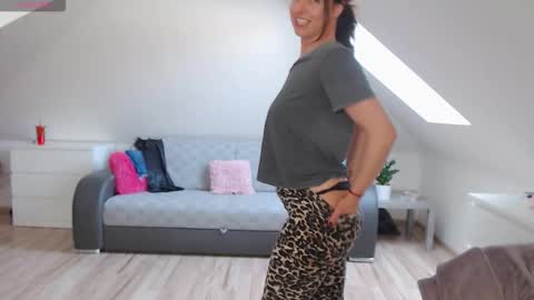 Snapshot of emerald_kittycat chatting on March 2026 12:09:01 PM just me online show from March 2026 12:09:01 PM