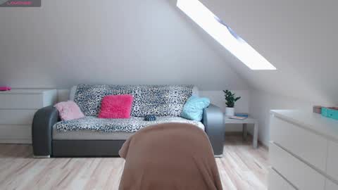 Snapshot of emerald_kittycat chatting on April 2026 08:26:01 AM just me online show from April 2026 08:26:01 AM