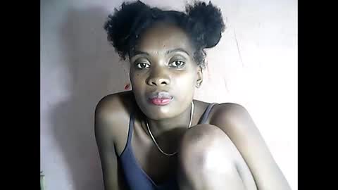 Emerence9794 online show from April 2026 07:33:02 PM