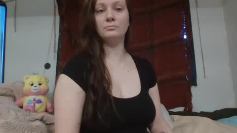 Snapshot of emerieskye chatting on January 2025 11:22:02 PM EmerieSkye online show from January 2025 11:22:02 PM