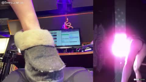 Emery Lune online show from October 2025 04:44:01 AM