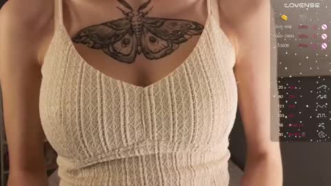 Snapshot of emi_mally chatting on April 2026 06:27:02 PM Sofia online show from April 2026 06:27:02 PM