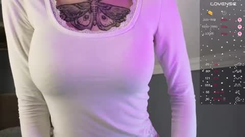 Snapshot of emi_mally chatting on April 2026 06:16:02 PM Sofia online show from April 2026 06:16:02 PM