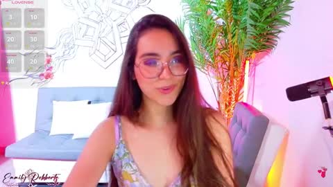 Snapshot of emi_roberts chatting on February 2026 01:28:01 AM Emmily Roberts online show from February 2026 01:28:01 AM