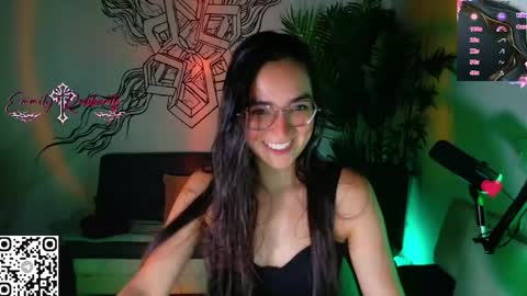 Snapshot of emi_roberts chatting on May 2026 11:57:02 PM Emmily Roberts online show from May 2026 11:57:02 PM