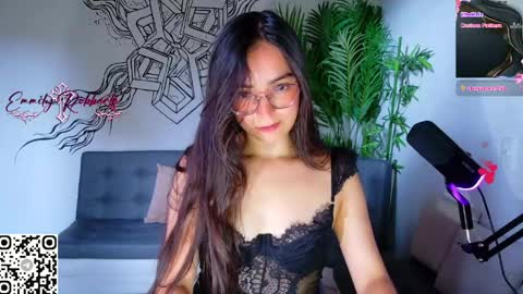 Snapshot of emi_roberts chatting on May 2026 06:16:01 PM Emmily Roberts online show from May 2026 06:16:01 PM