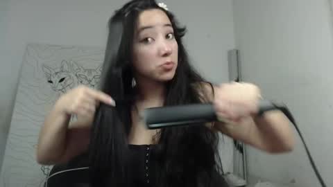 Snapshot of emiantonella_ chatting on May 2026 10:59:01 PM Antonella online show from May 2026 10:59:01 PM