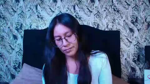 Snapshot of emigomez_ chatting on May 2026 12:27:01 AM Emilia Gomez online show from May 2026 12:27:01 AM