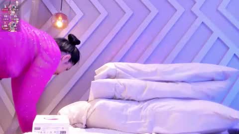 Emily online show from September 2025 10:40:01 AM