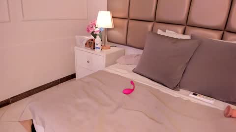 EMILY ROBERTS online show from February 2025 06:35:01 AM