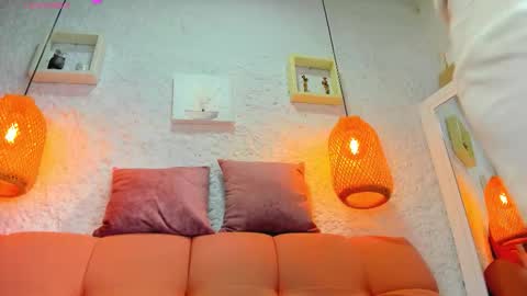 Emily online show from October 2025 12:01:02 PM