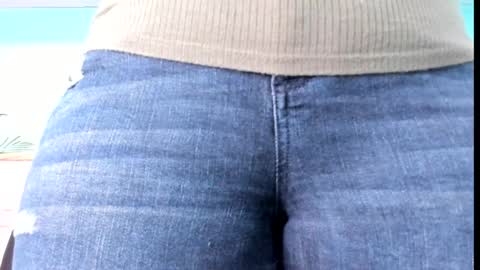 Snapshot of emiily_smile chatting on January 2025 06:24:01 PM Emily online show from January 2025 06:24:01 PM