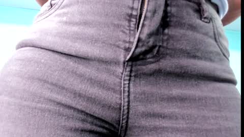 Snapshot of emiily_smile chatting on January 2025 11:32:02 AM Emily online show from January 2025 11:32:02 AM