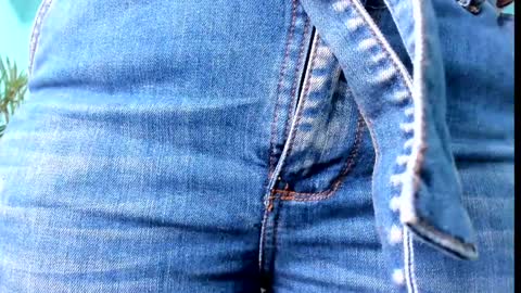 Snapshot of emiily_smile chatting on February 2025 11:31:01 AM Emily online show from February 2025 11:31:01 AM