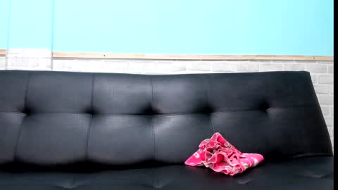 Snapshot of emiily_smile chatting on February 2025 11:43:02 AM Emily online show from February 2025 11:43:02 AM