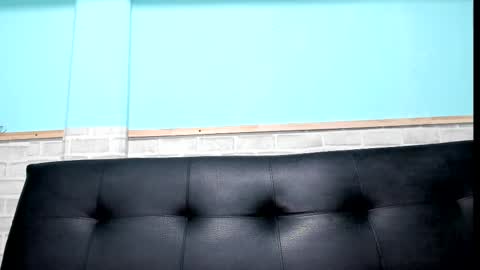 Snapshot of emiily_smile chatting on February 2025 11:39:02 AM Emily online show from February 2025 11:39:02 AM