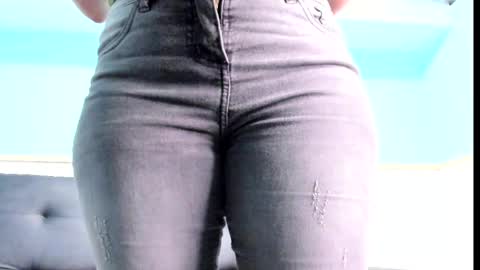 Snapshot of emiily_smile chatting on March 2025 11:33:01 AM Emily online show from March 2025 11:33:01 AM