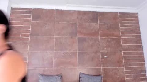 Snapshot of emiily_smile chatting on October 2025 11:43:01 AM Emily online show from October 2025 11:43:01 AM