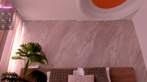 Snapshot of emiily_smile chatting on December 2025 01:09:02 PM Emily online show from December 2025 01:09:02 PM