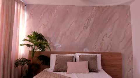 Snapshot of emiily_smile chatting on December 2025 12:53:02 PM Emily online show from December 2025 12:53:02 PM