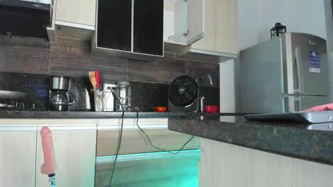 Snapshot of emiirose chatting on April 2026 10:29:01 AM Emi Rose online show from April 2026 10:29:01 AM