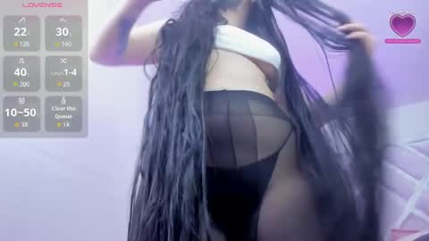 emilayton_ online show from October 2025 08:03:02 PM