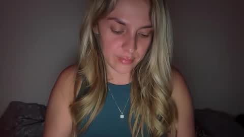 Snapshot of emilelovesyou chatting on April 2026 05:54:02 AM emilelovesyou online show from April 2026 05:54:02 AM