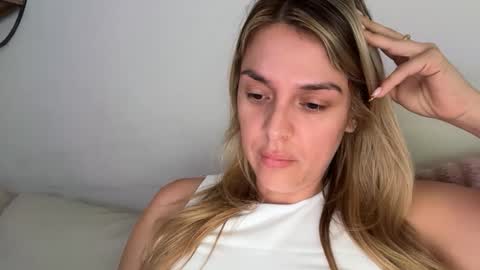Snapshot of emilelovesyou chatting on April 2026 01:36:01 PM emilelovesyou online show from April 2026 01:36:01 PM