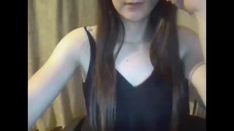emili0899 online show from September 2025 09:39:02 PM