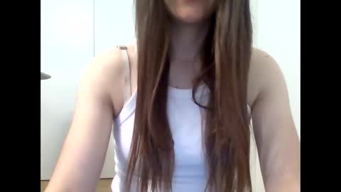 emili0899 online show from October 2025 05:43:02 PM