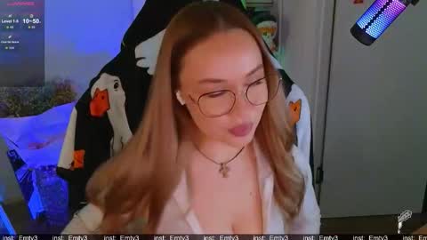 Emili online show from December 2025 11:16:02 AM