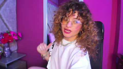 Emy  online show from September 2025 09:59:02 PM