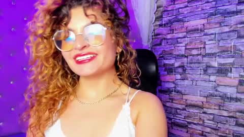 Emy  online show from September 2025 11:19:01 PM