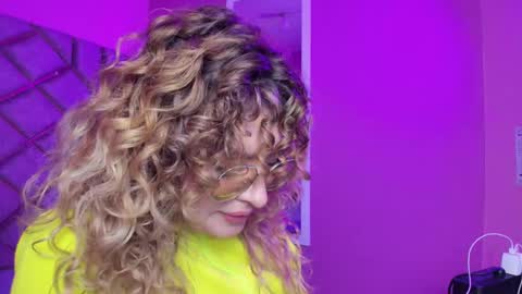 Emy  online show from December 2025 03:23:02 AM